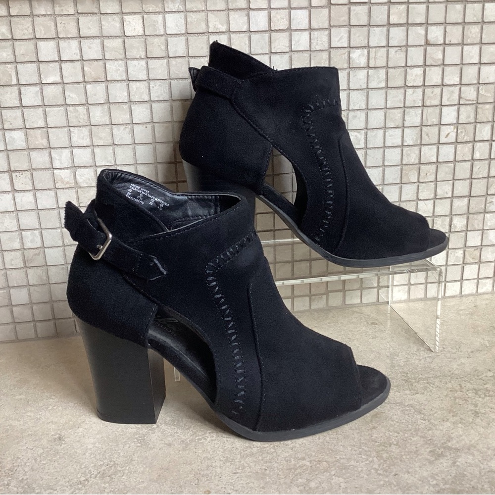 🩵NEW🩵 BLACK PEEP TOE HIGH HEEL BUCKLE FRINGE SHOE/BOOTIE WOMANS SZ 6